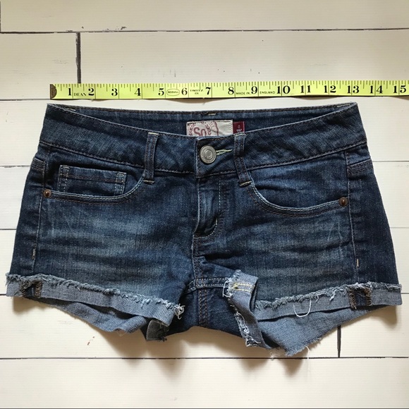 SO cutoff look jean shorts - Picture 4 of 5